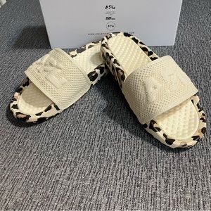 APL Big Logo TechLoom Knit Spirt Slides